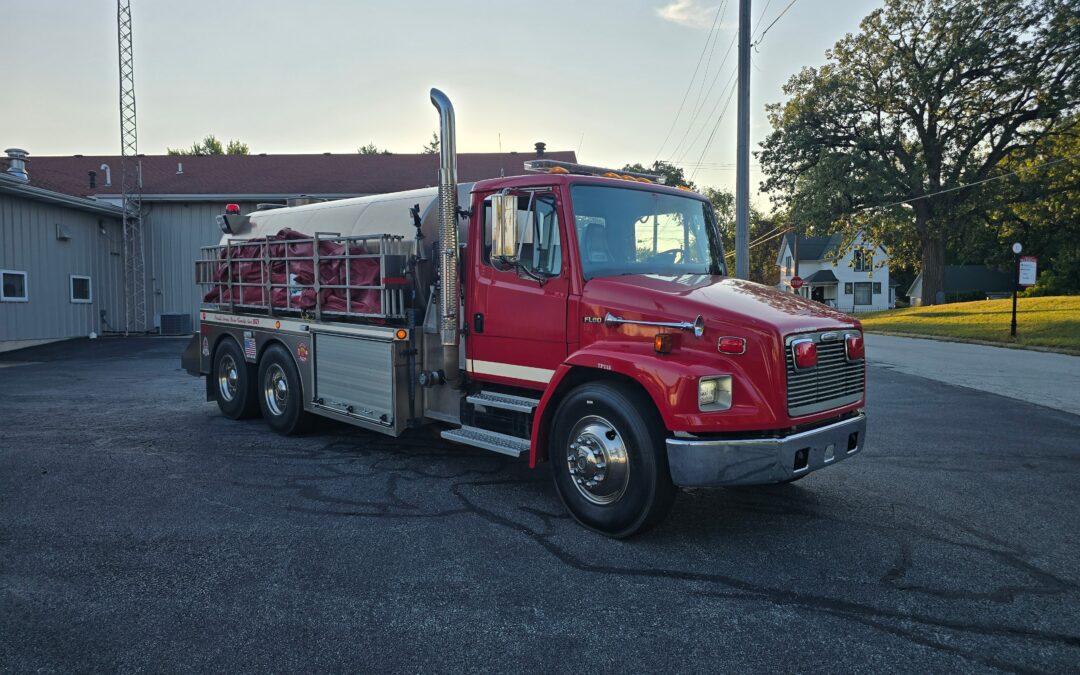 BPFA0248 2000 Freightliner 3000 gallon Tanker